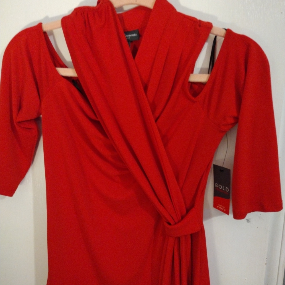 Women's Top Sz Small Cold Shoulder, 1/2 to 3/4 sleeves. NWT